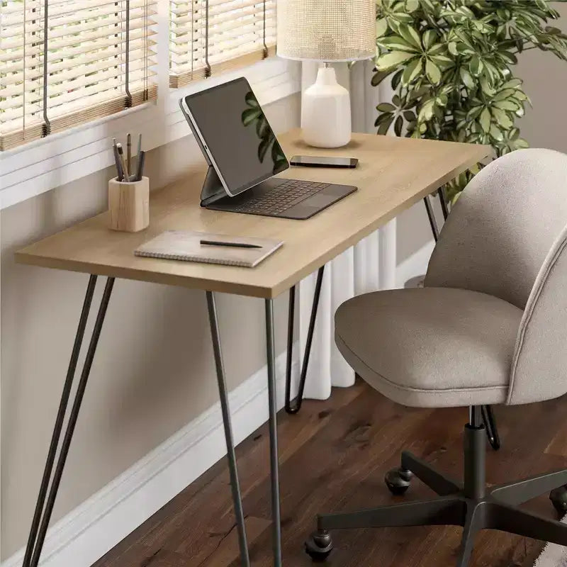 Bureau, Table d'étude moderne avec plateau en bois d'ingénierie durable, pieds en métal épingle, poste de travail compact pour petits espaces