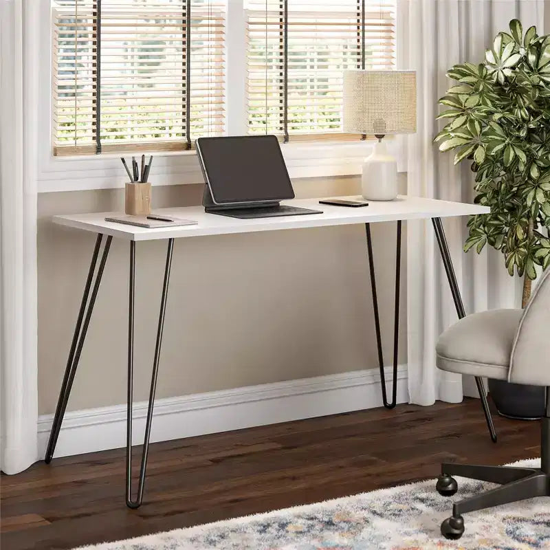 Bureau, Table d'étude moderne avec plateau en bois d'ingénierie durable, pieds en métal épingle, poste de travail compact pour petits espaces